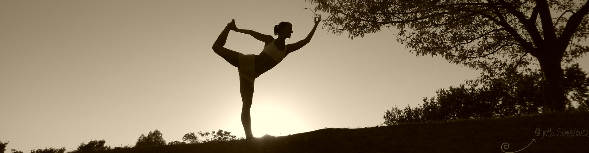 Gesundheitstraining Yoga + Pilates mit Stina Hauser in Karlsruhe Gesundheitstraining Yoga + Pilates mit Stina Hauser in Karlsruhe